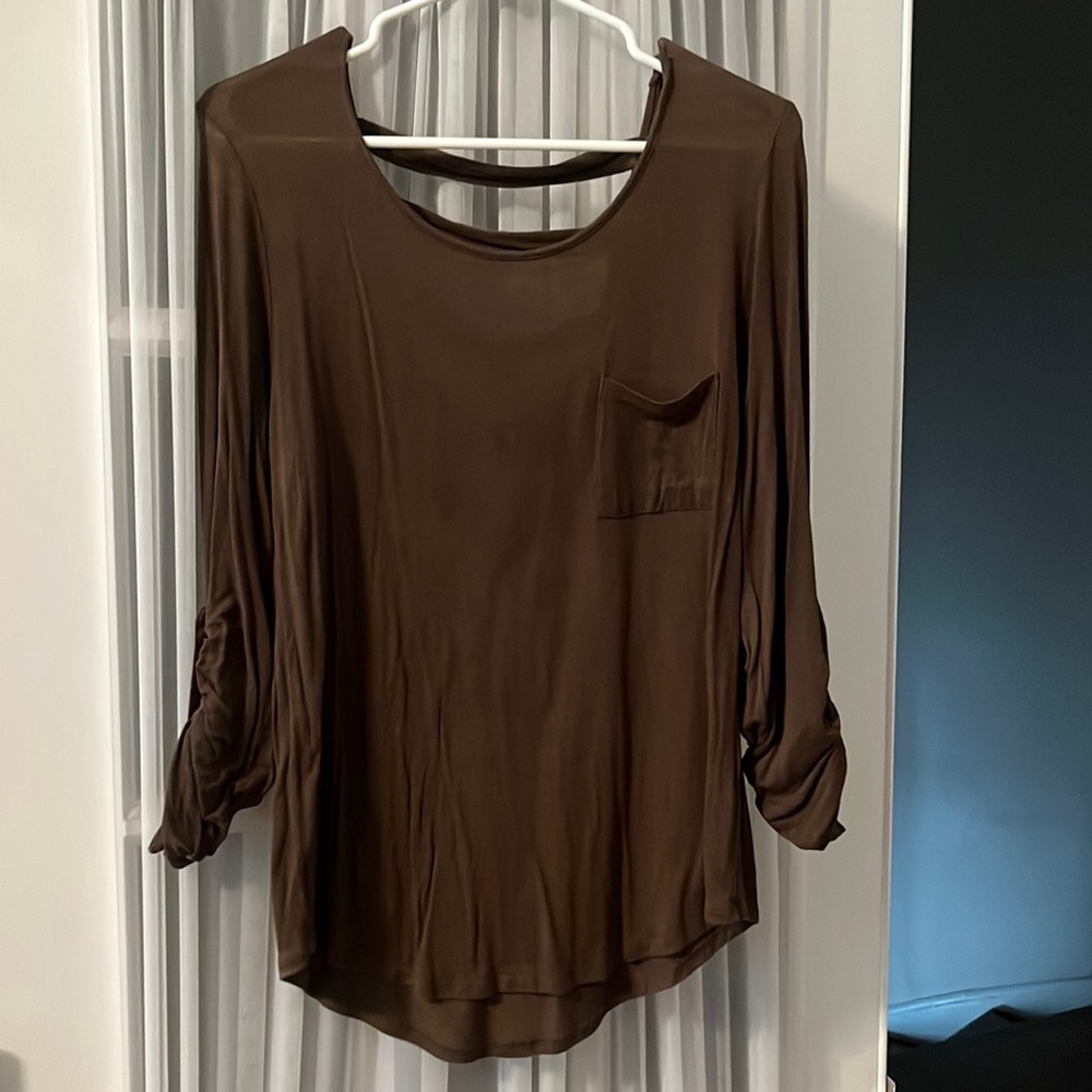 Olive green. 3/4 sleeve caged back - size Lg